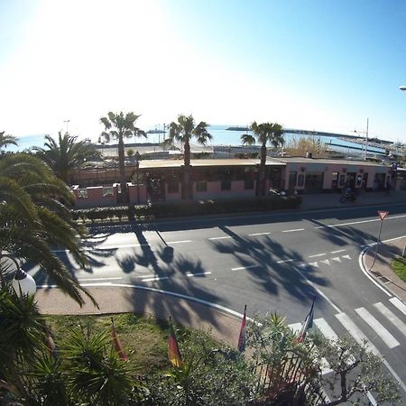Residence Colibri Family & Bike Loano Quarto foto